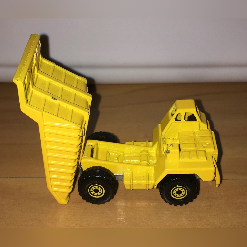 Vintage Hot Wheels Yellow Dumptruck - Picture 9 of 12